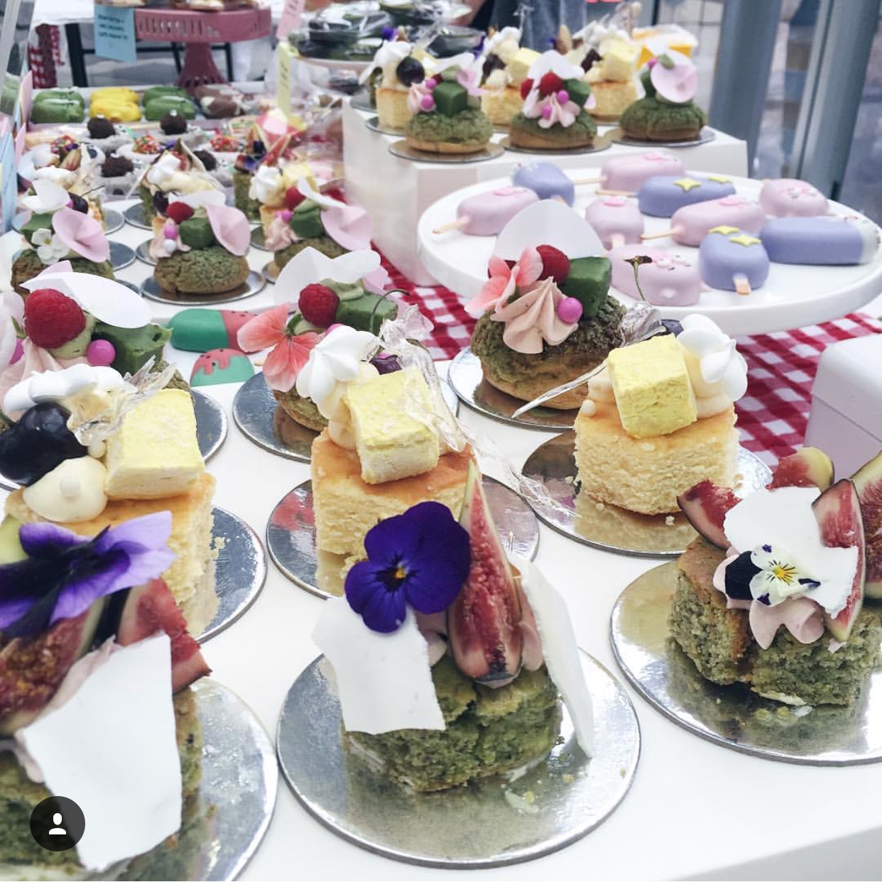 POP UP AND MARKET